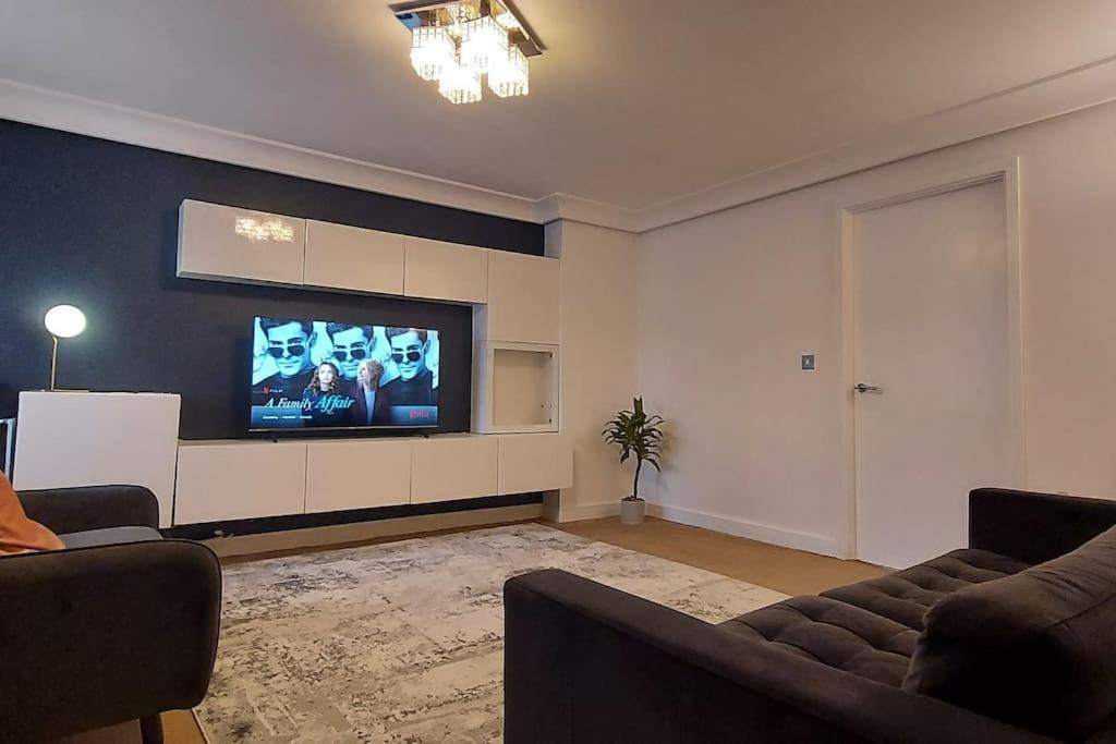 Modern Home Near Etihad, Coop Live Манчестер Экстерьер фото
